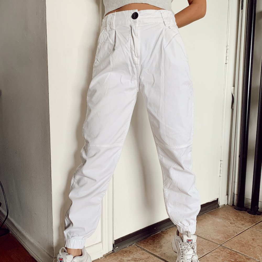 BERHSKA White Cargo Pants